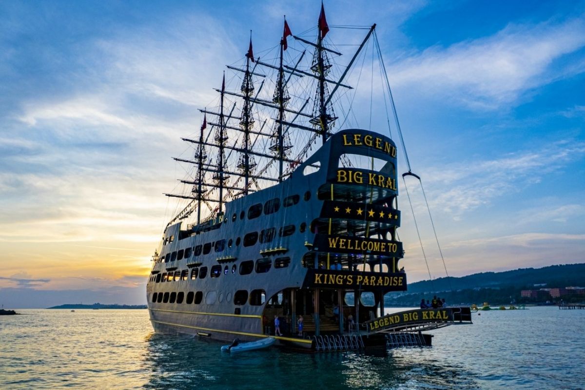Legend Big Kral Pirate Boat Tour